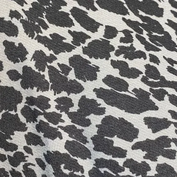 Comfy 2 piece Plus Size Leopard Print Lounge Set. - Picture 3 of 4